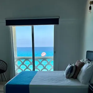  Apartment Beachside